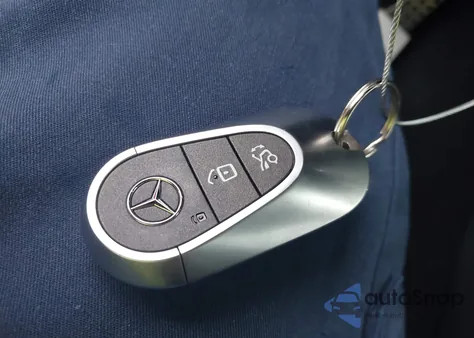 2024 Mercedes-Benz Glc 300 4Matic Suv z USA, uszkodzony, nr VIN W1NKM4HB4RF103922